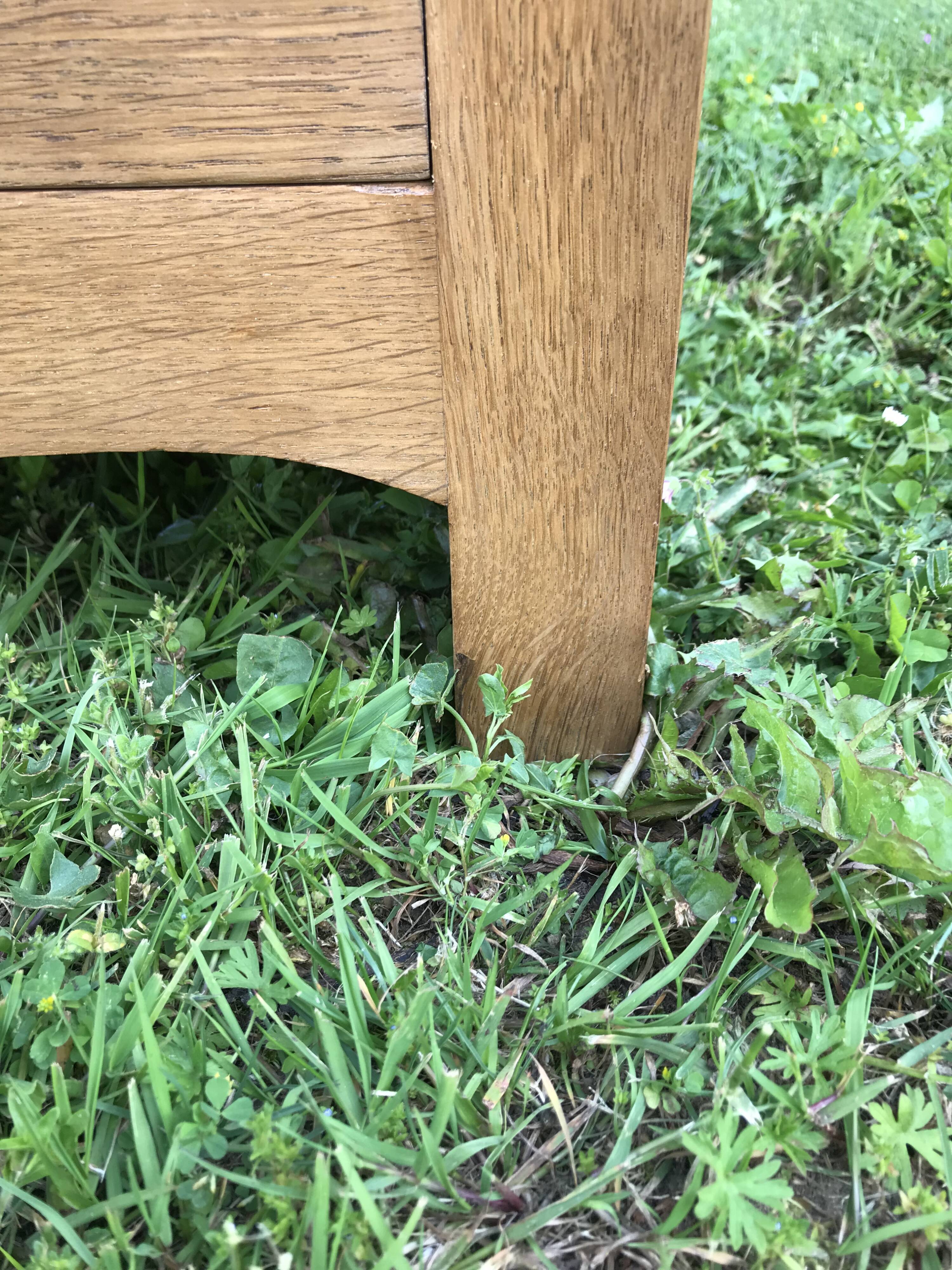 Solid oak chest of drawers