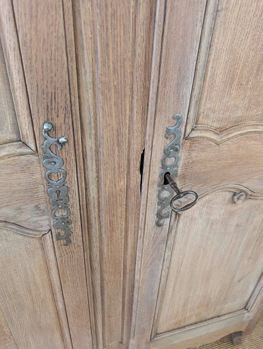 Old Angevin Bassette wardrobe
