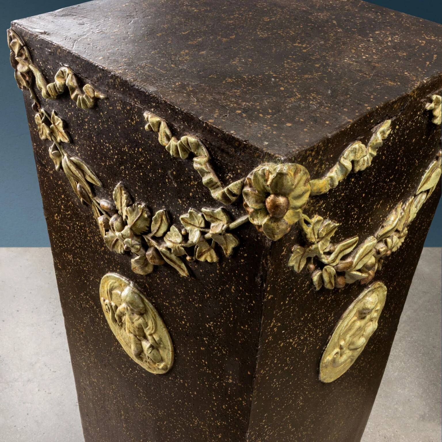 Ancient neoclassical poplar columns, Italy, 18th century