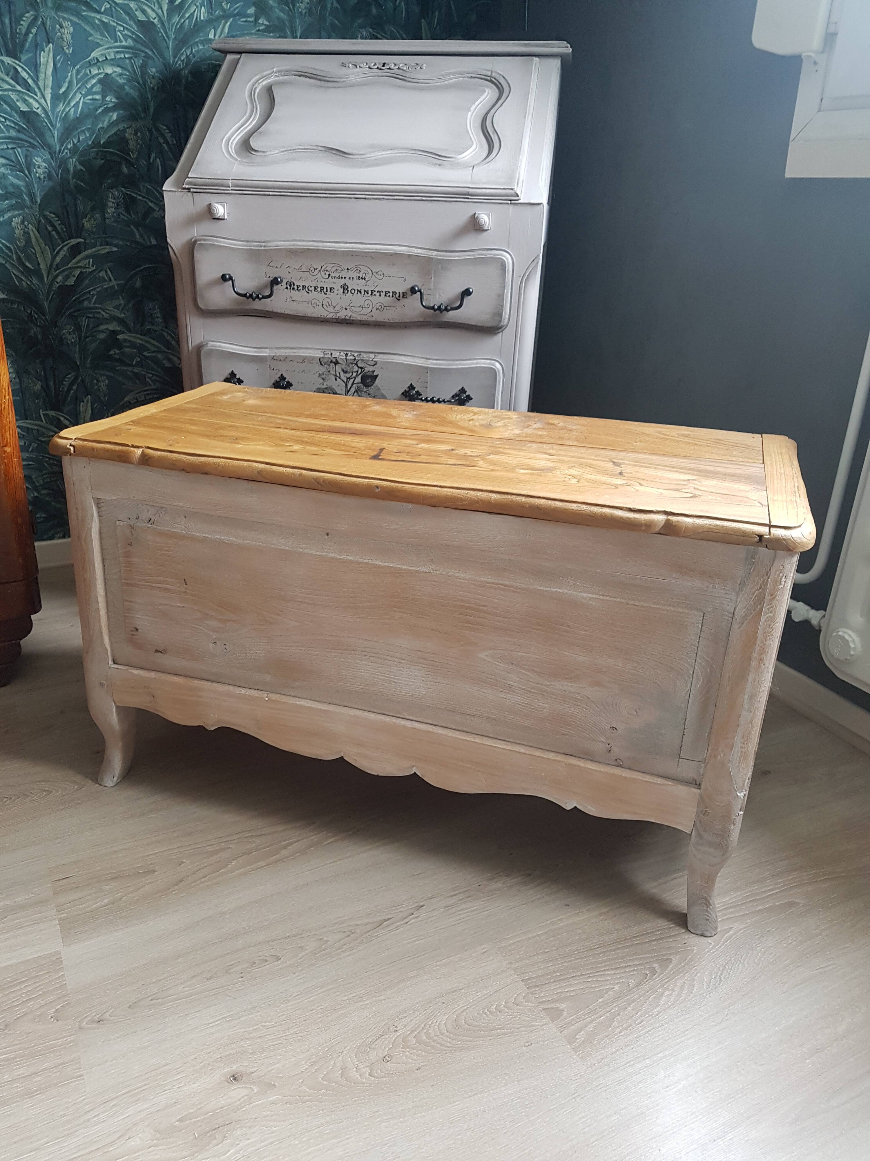 Raw wood/white chest