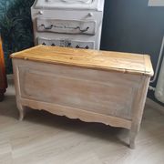 Raw wood/white chest