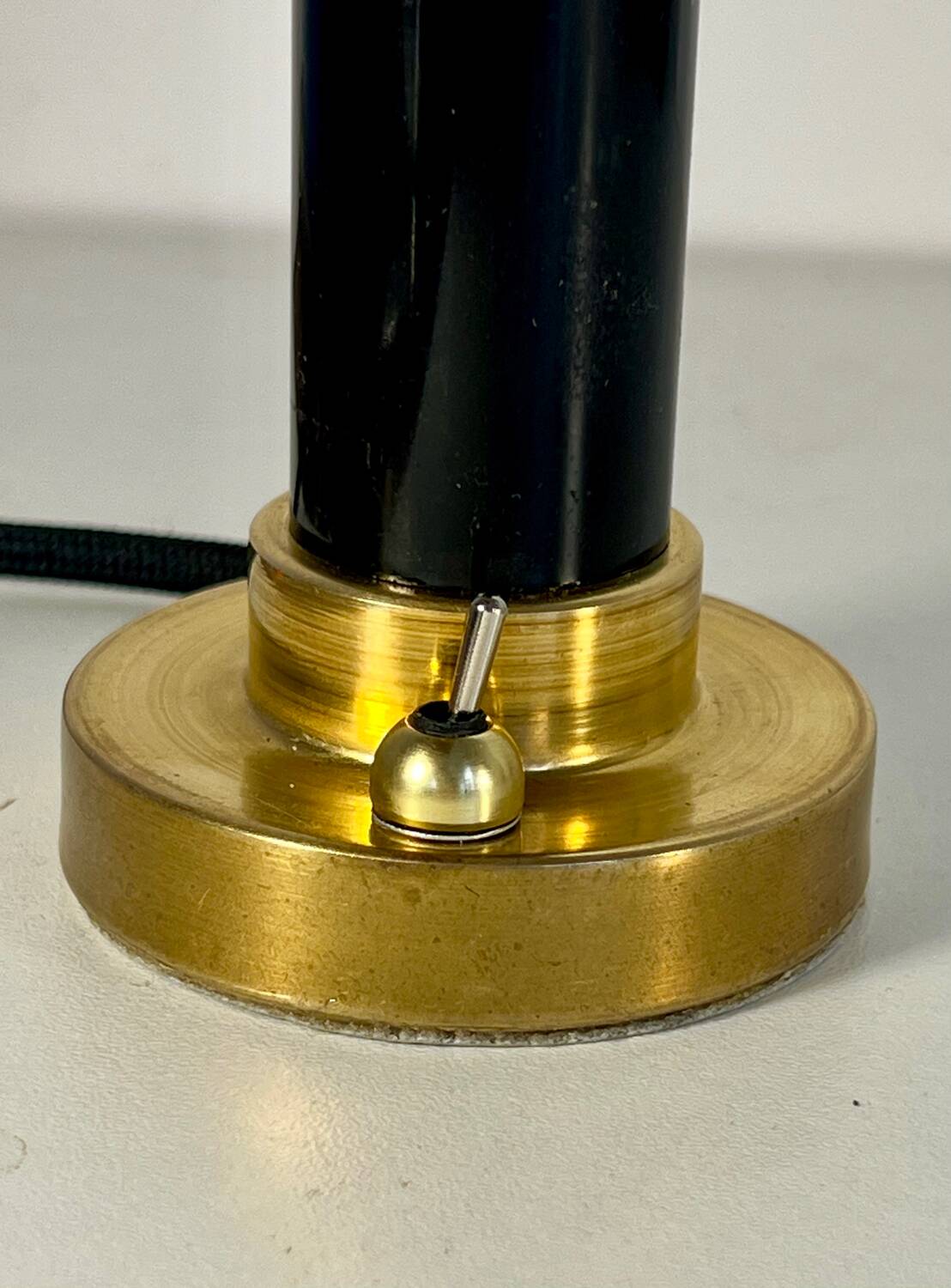 Pair of Art Deco bedside lamps, glasses signed Muller