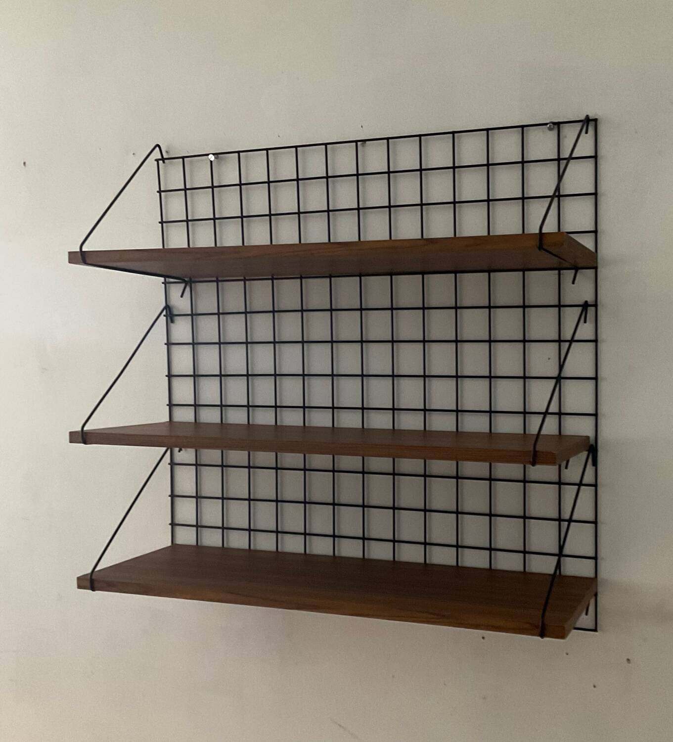 Meca shelf by Pierre Guariche for Meurop 1960s