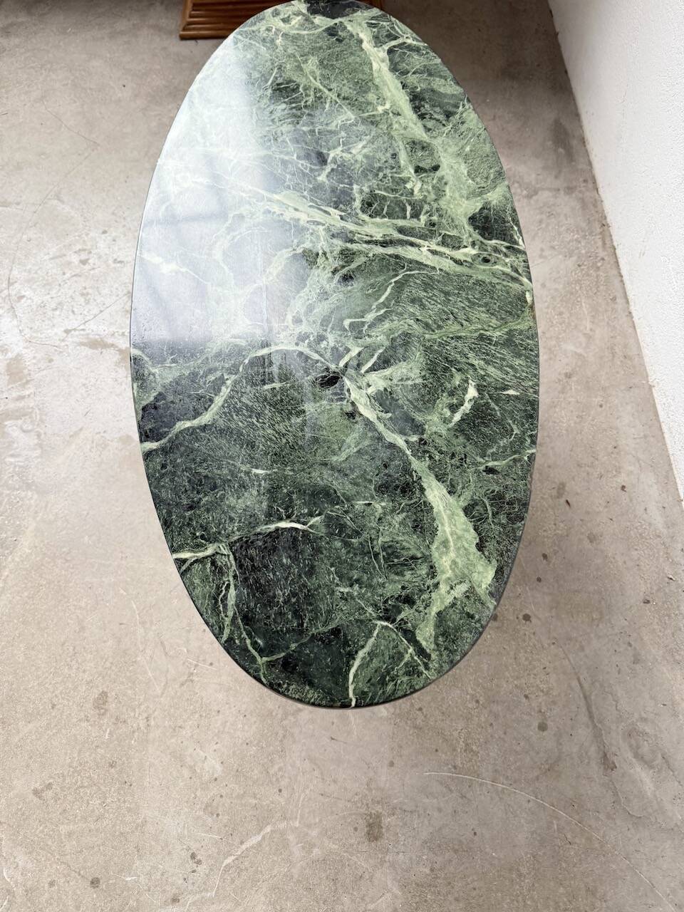 Table basse en marbre vert et laiton par Michel Kin pour Arflex