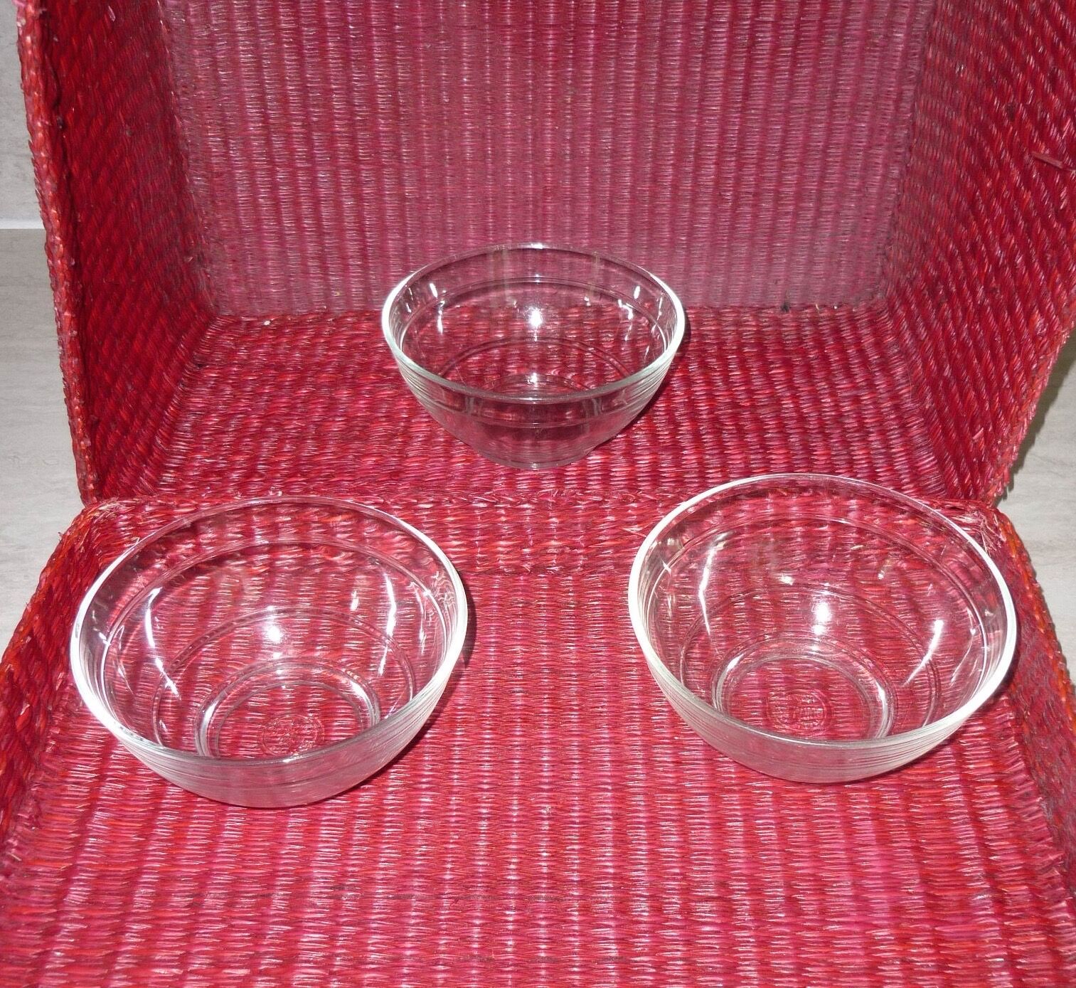 3 vintage Duralex bowls