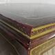 Cabinet chinois / oriental vintage avec feuille d'or / scène traditionnelle