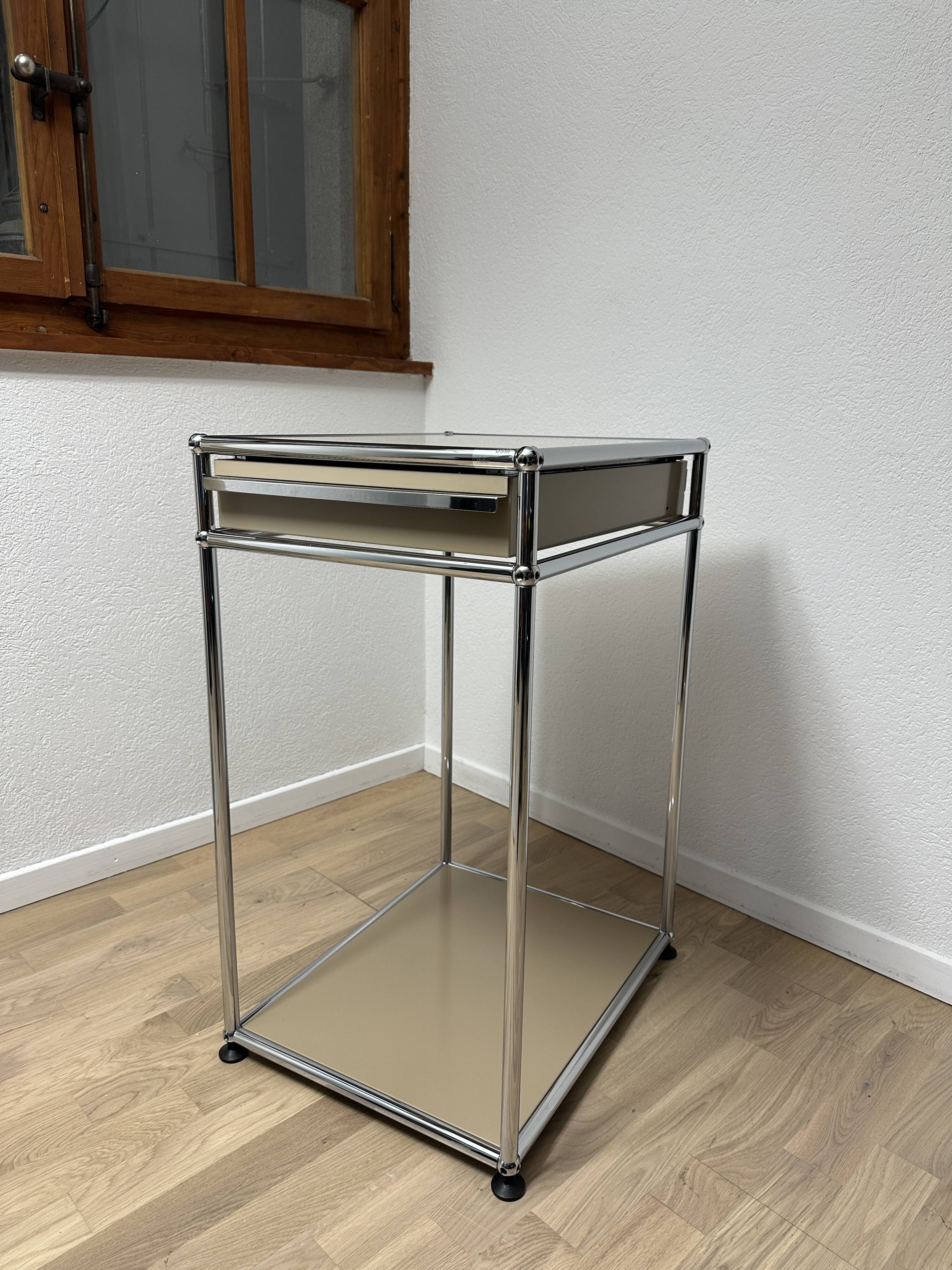 USM Haller side table in Beige