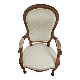 Fauteuil Louis Philippe en bois de noyer tapisse blanc écu