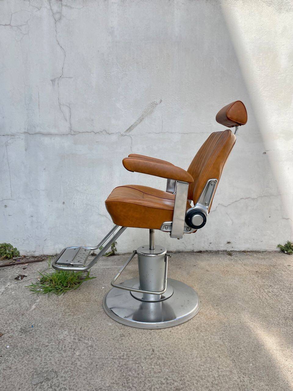 Belmont hairdressing chair
