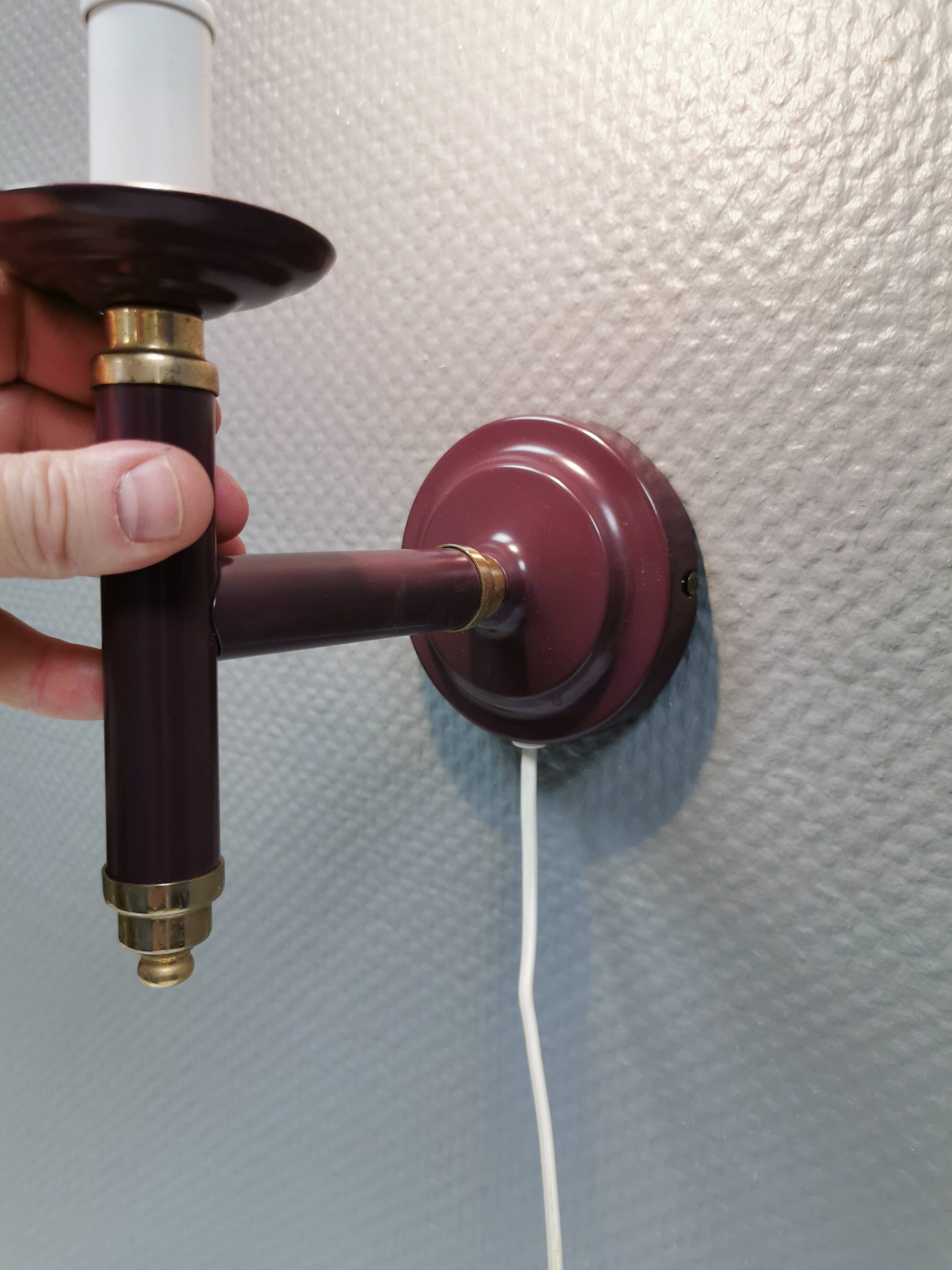 Wall lamp from Swedish Belid 1990s, in a beautiful aubergine purple colour.