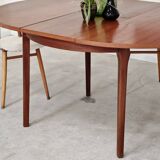 Round extendable teak table 1970