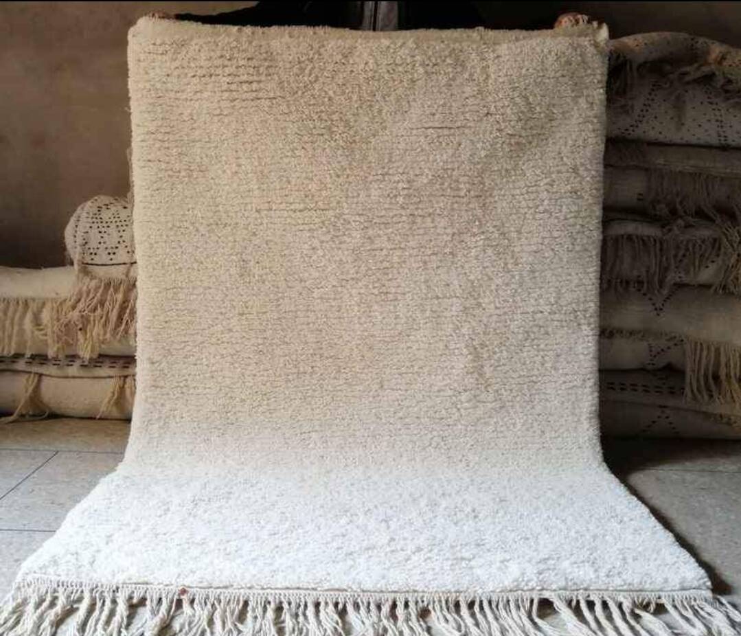 Thick white Berber carpet made of wool, BENI OUARAIN
