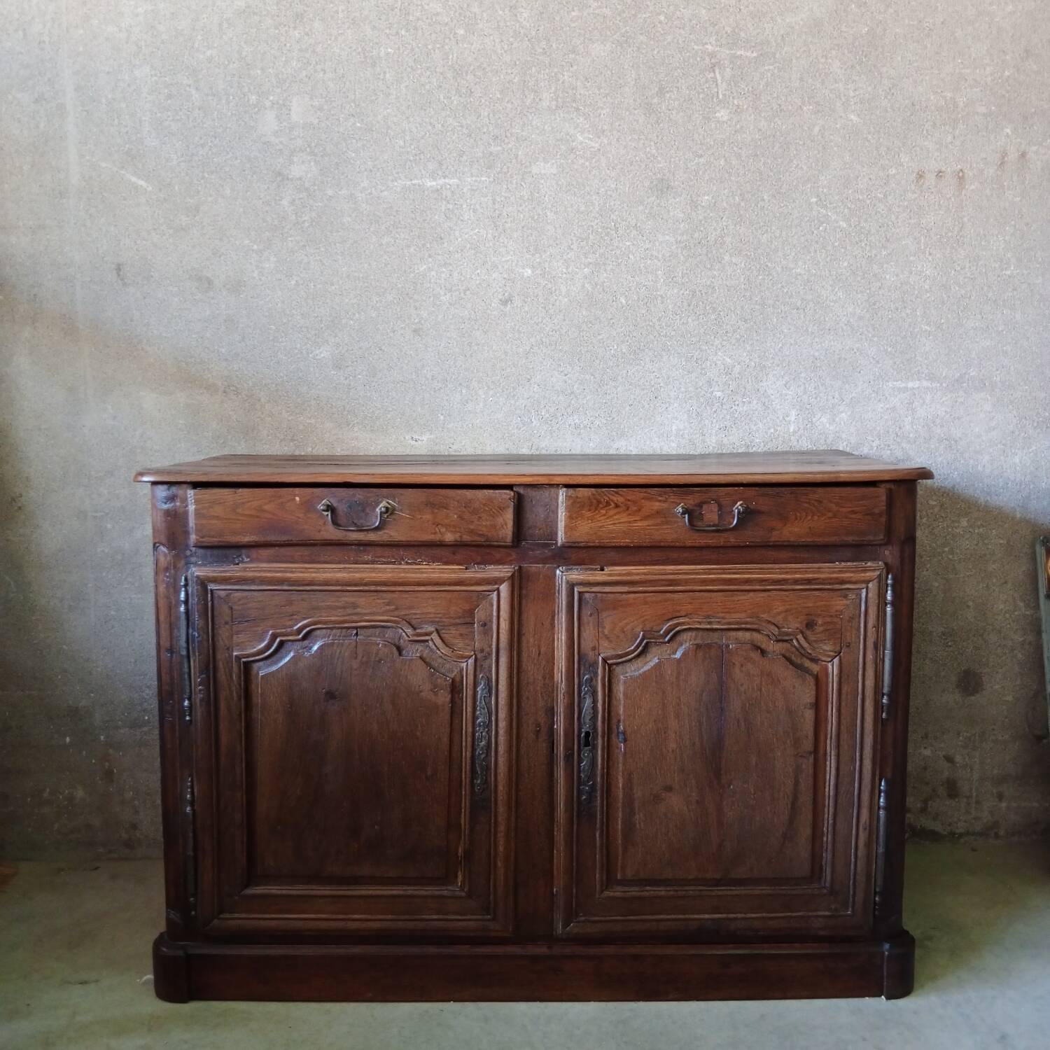 Rustic antique oak sideboard with 2 doors