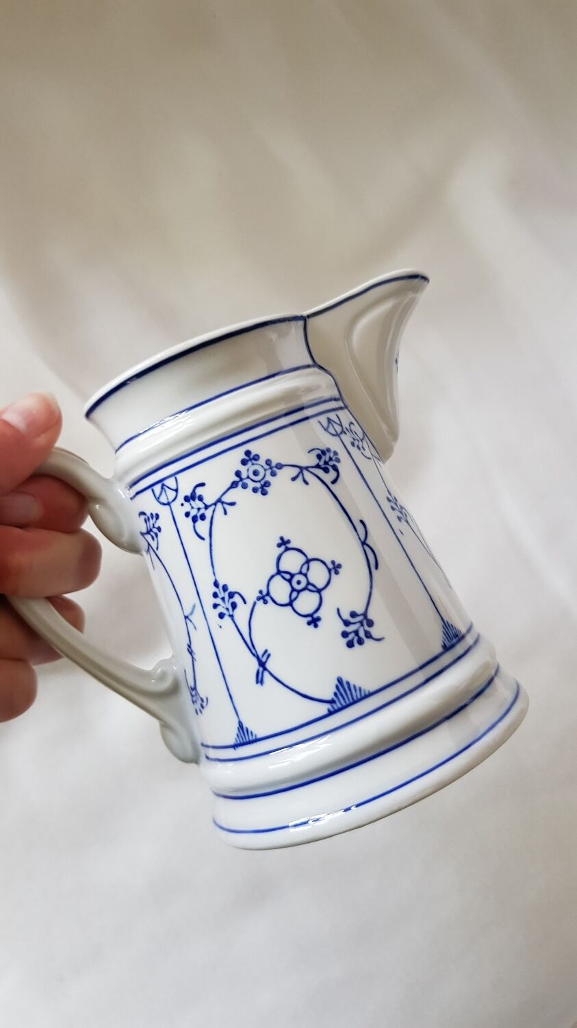 Pichet à lait en porcelaine Rieber en motif de Saxe bleu-blanc