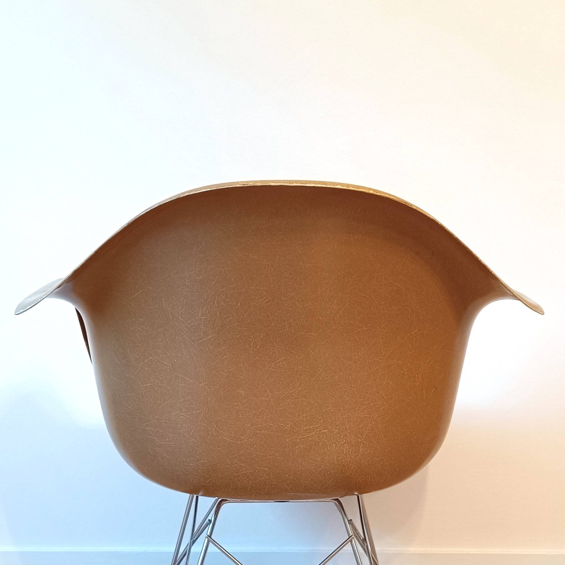 Mid century RAR fiberglass rocking chair by Eames – Vitra