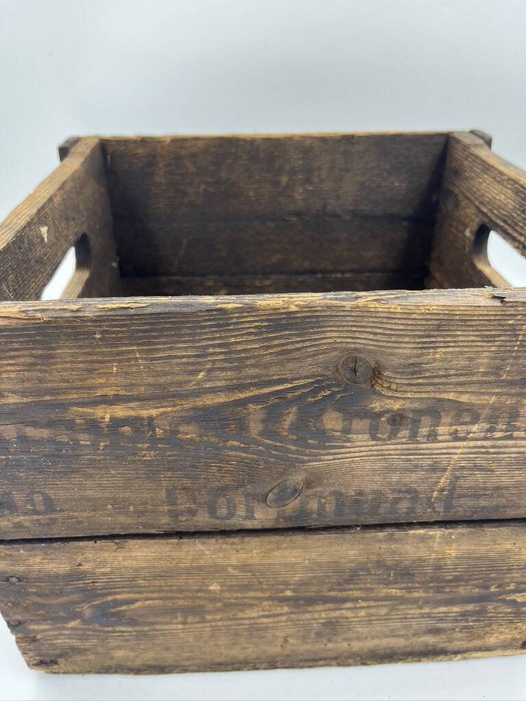 Kronembourg wooden locker