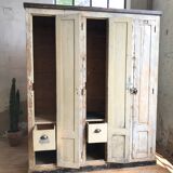 Wooden workshop vestiary