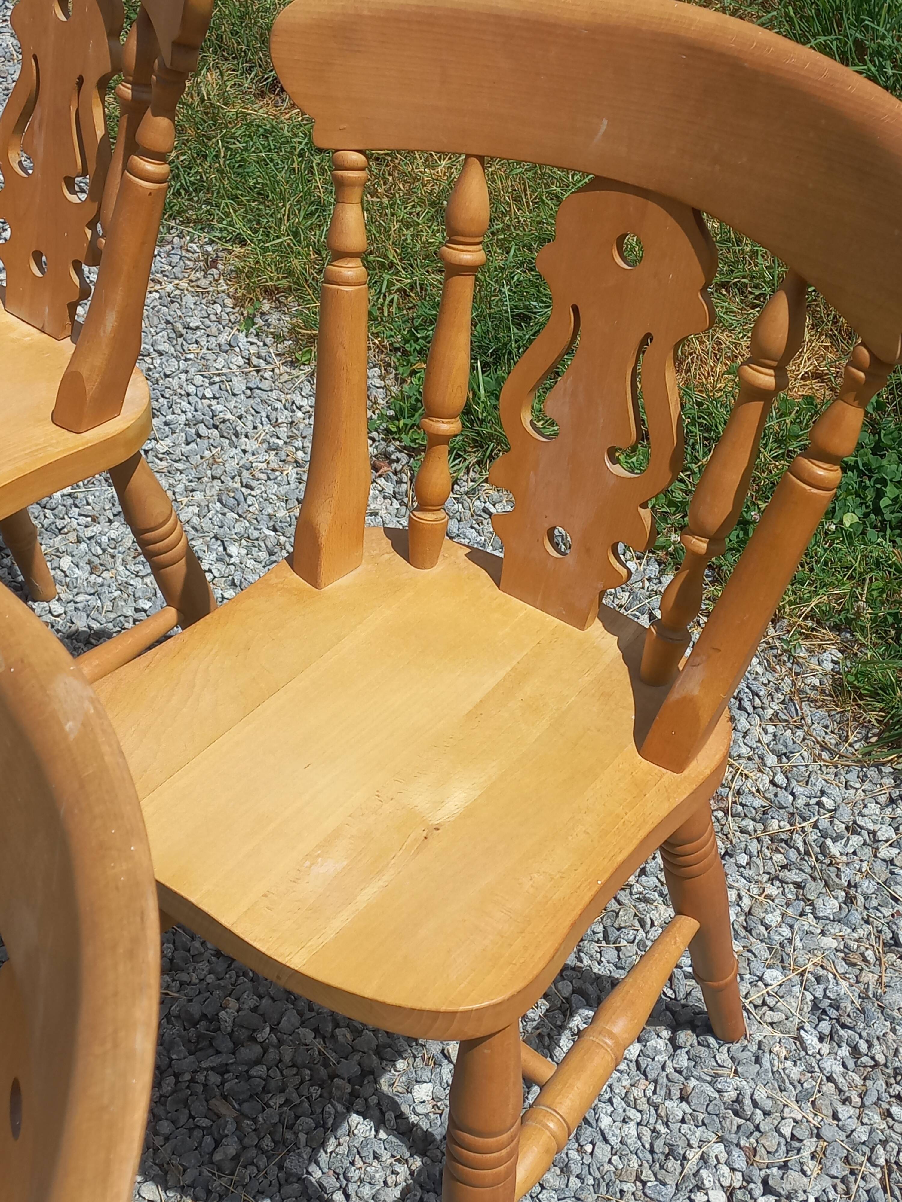 Set of 4 chairs and 1 armchair in mountain style.