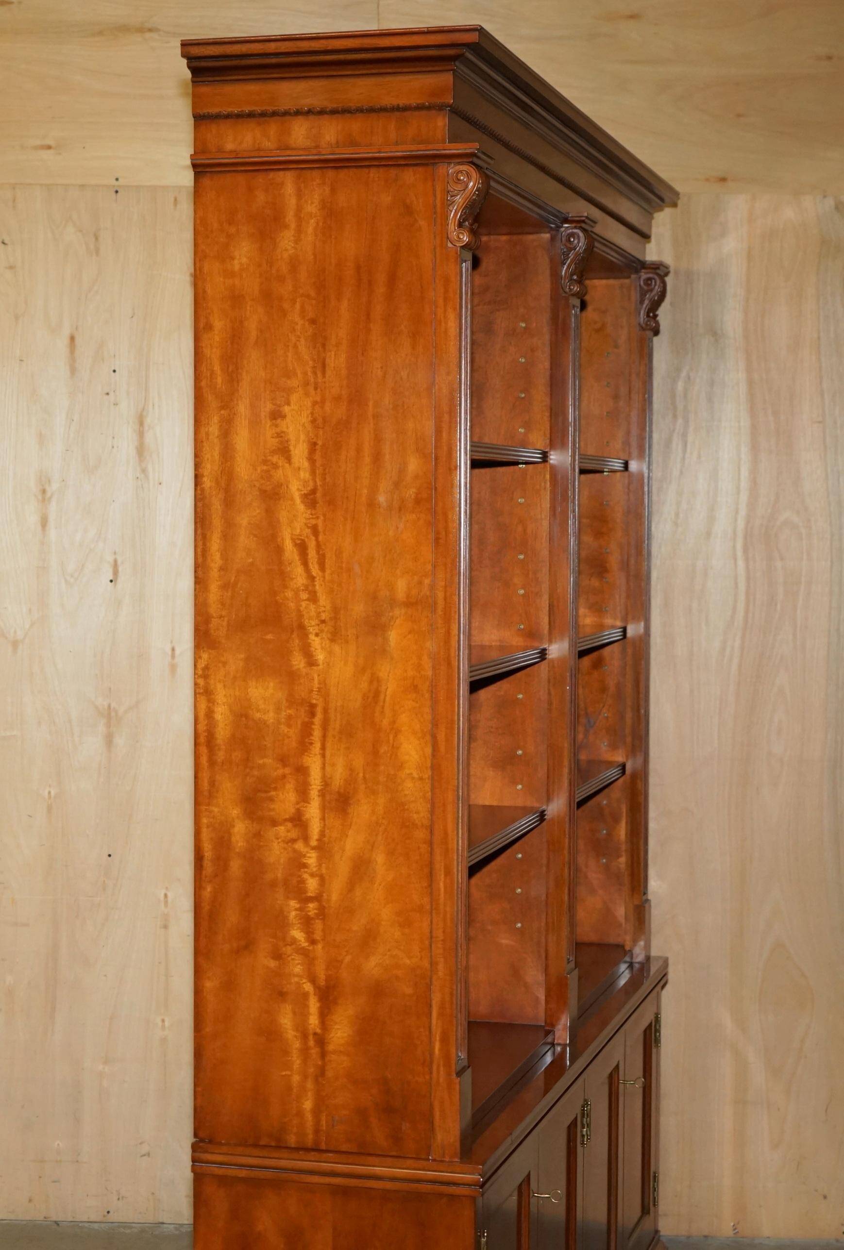 Bibliothèque ouverte Ralph Lauren extra large en bois dur
