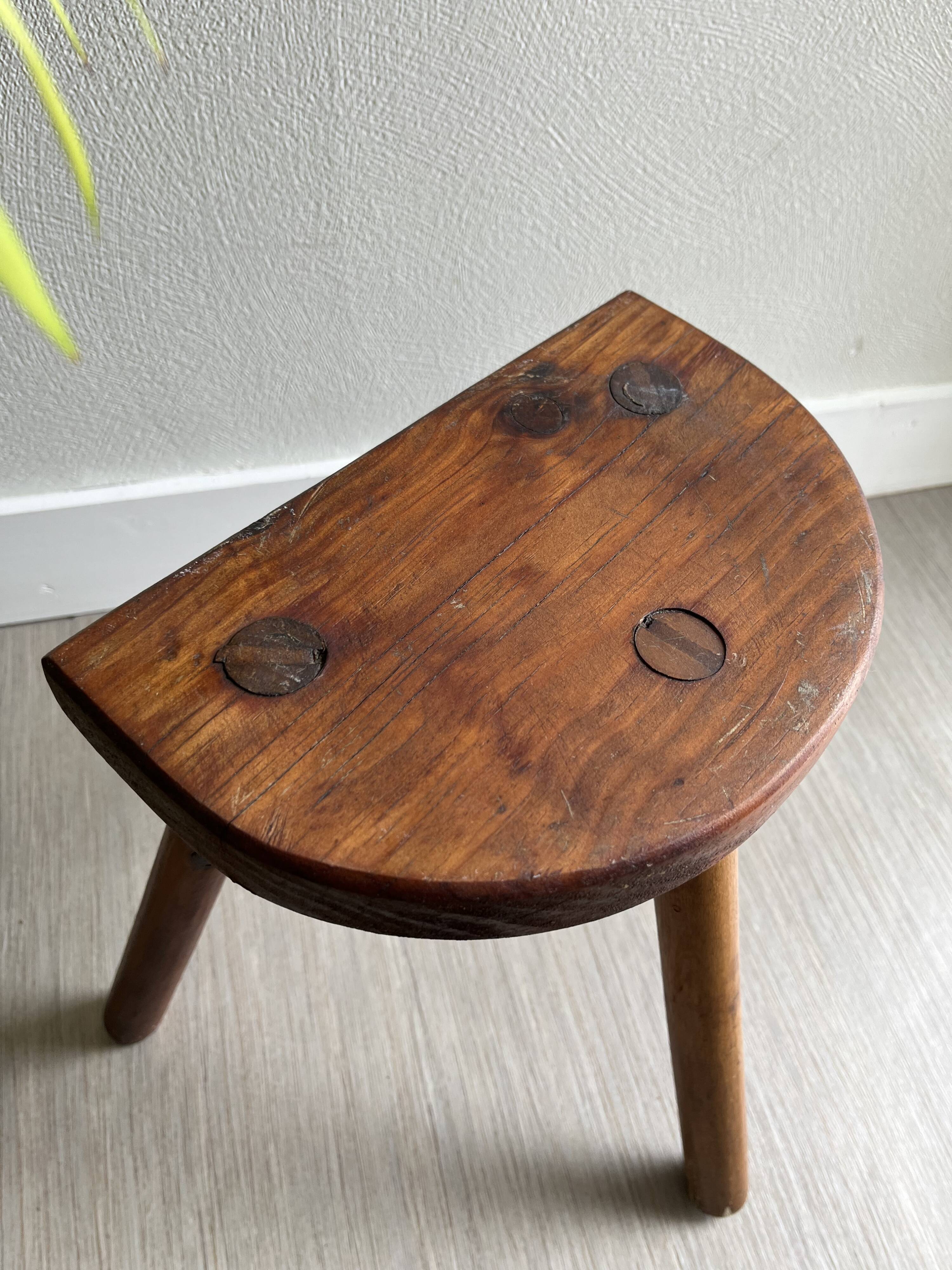 Tabouret tripode bois