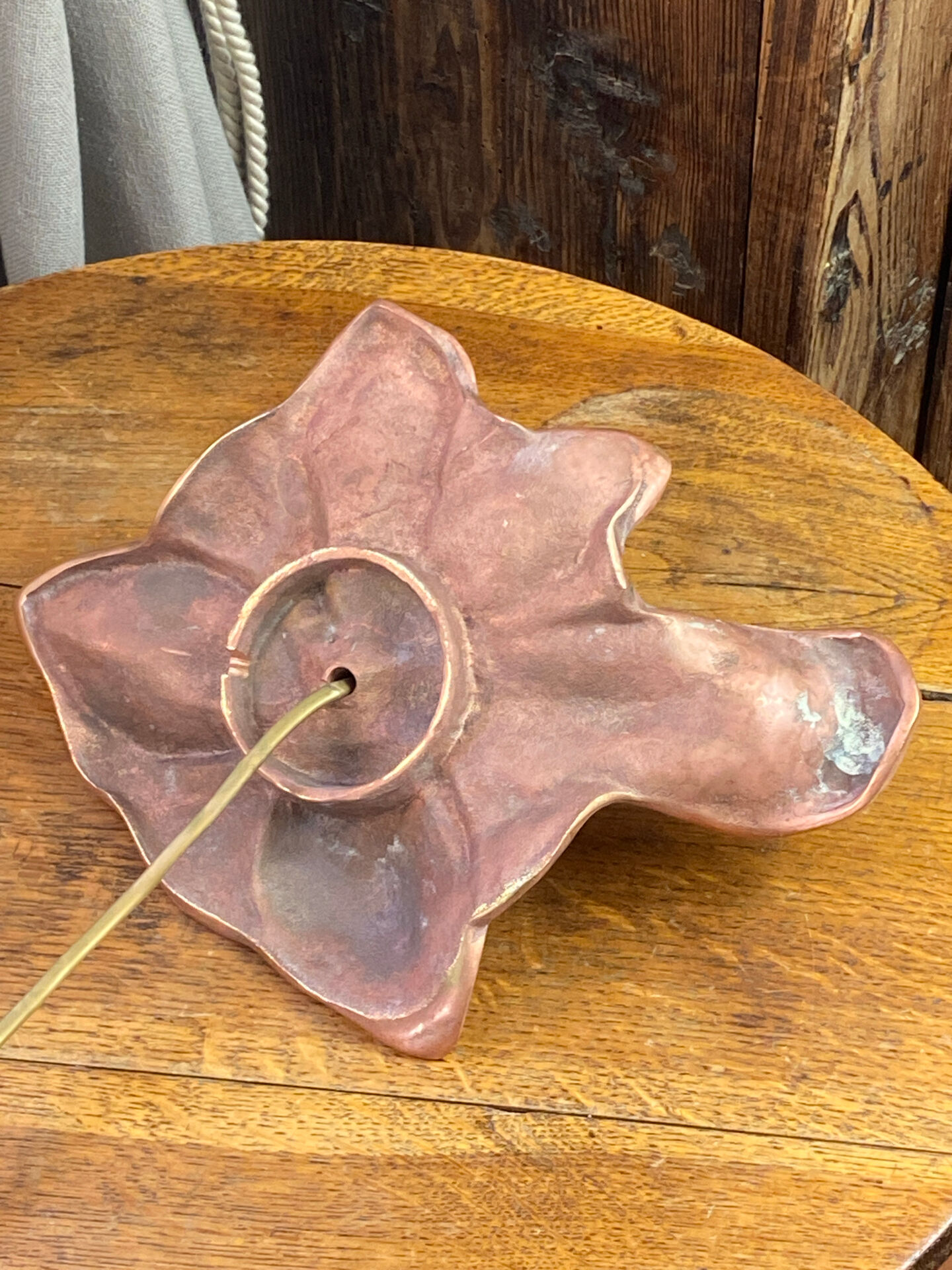 Table lamp, rose gold foliage