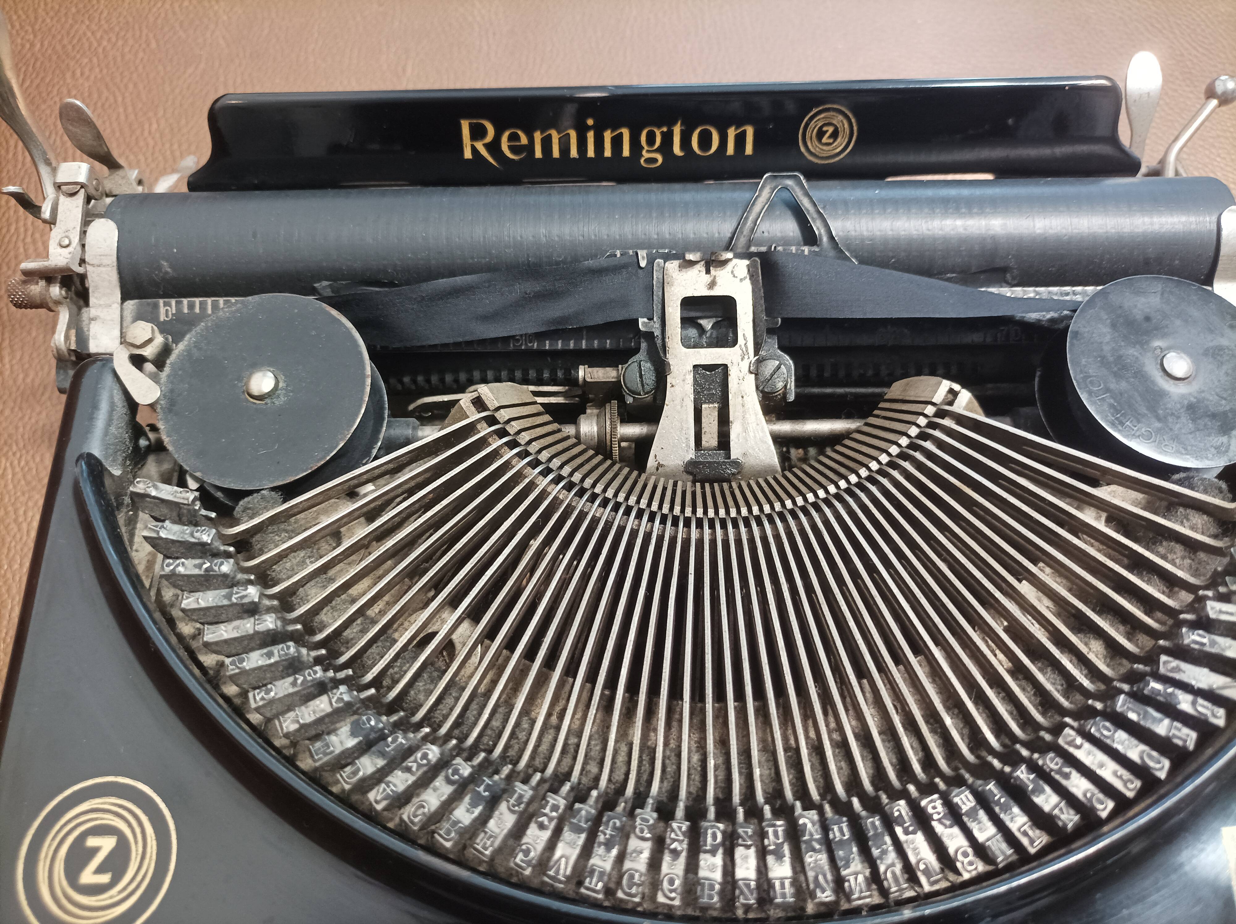 Remington portable collector typewriter 1930 model z