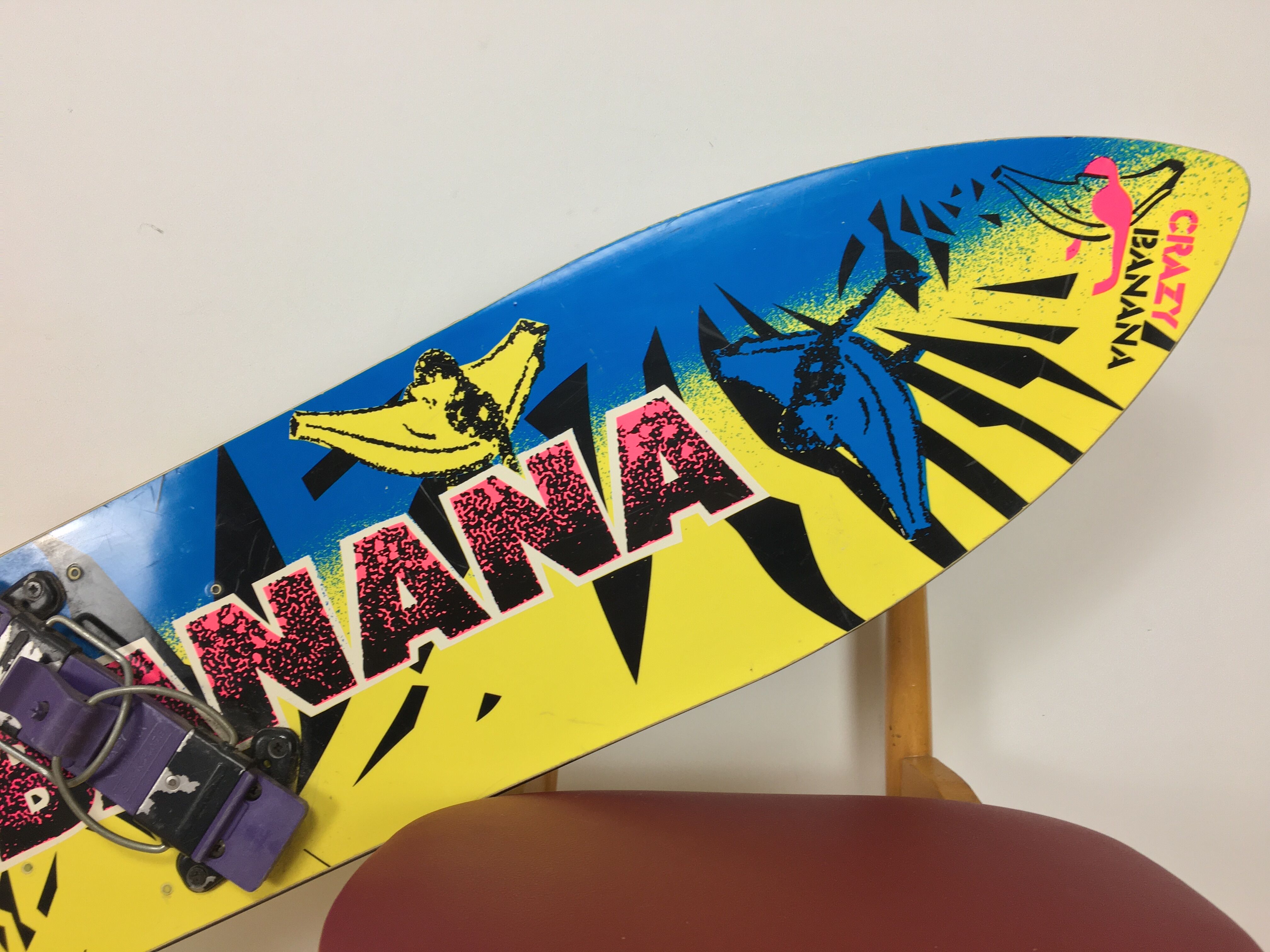 Deco snowboard, 80s snowboarding, vintage neon