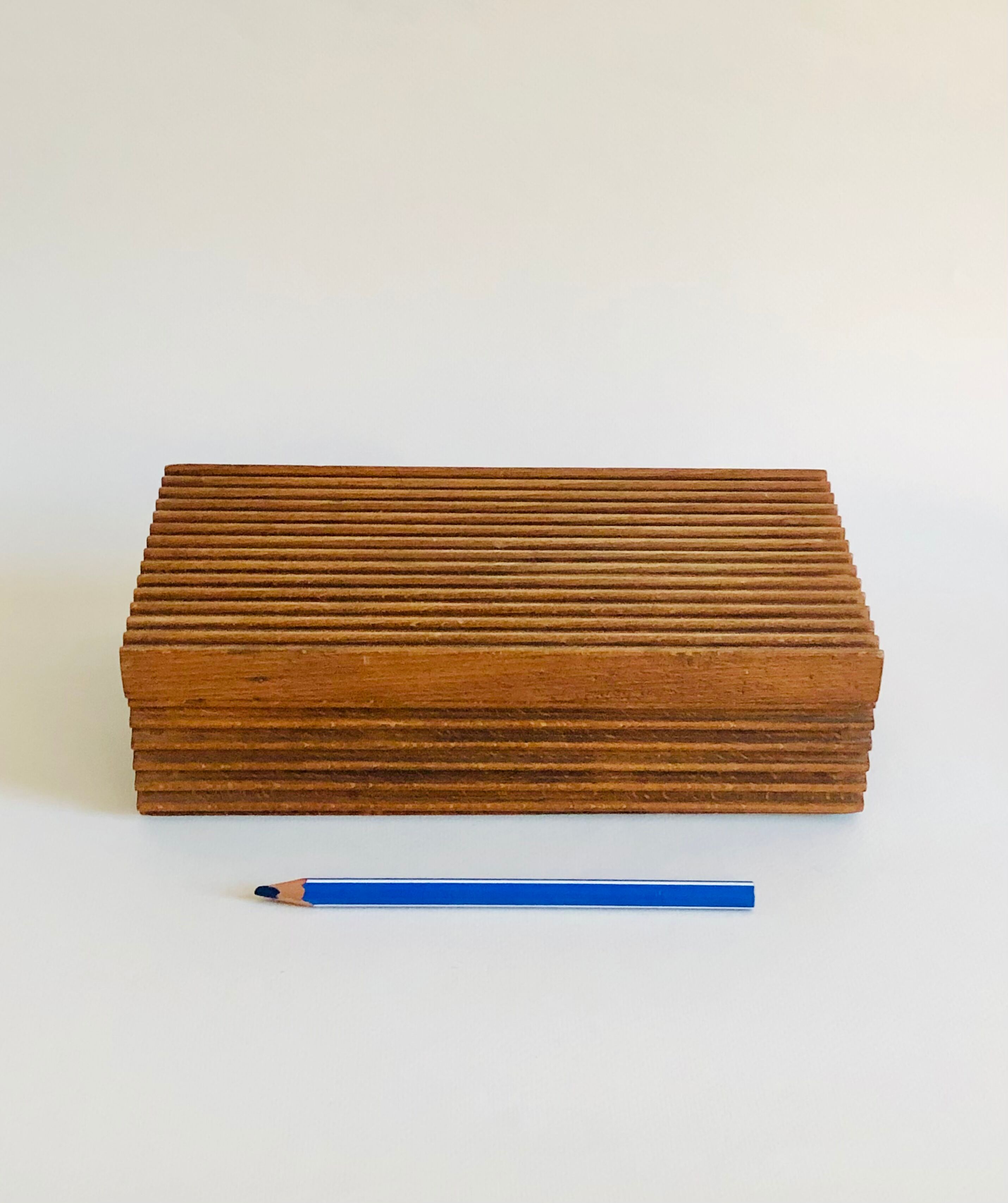 Boîte en bois faite main L25cm