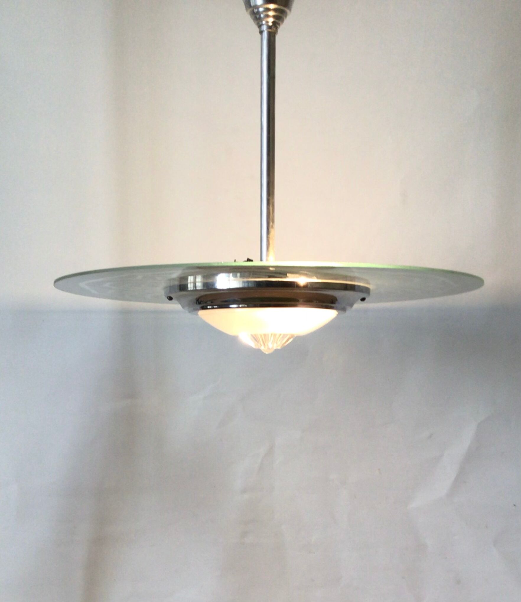 Art deco suspension