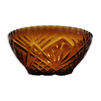 Vintage salad bowl in amber yellow chiseled glass "Comète Luminarc France 1970s