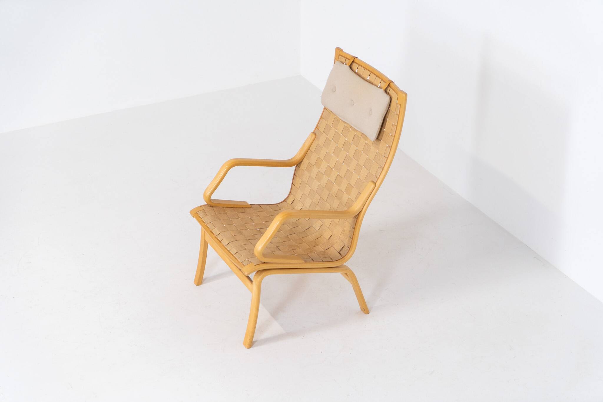 Chaise Albert par Finn Ostergaard