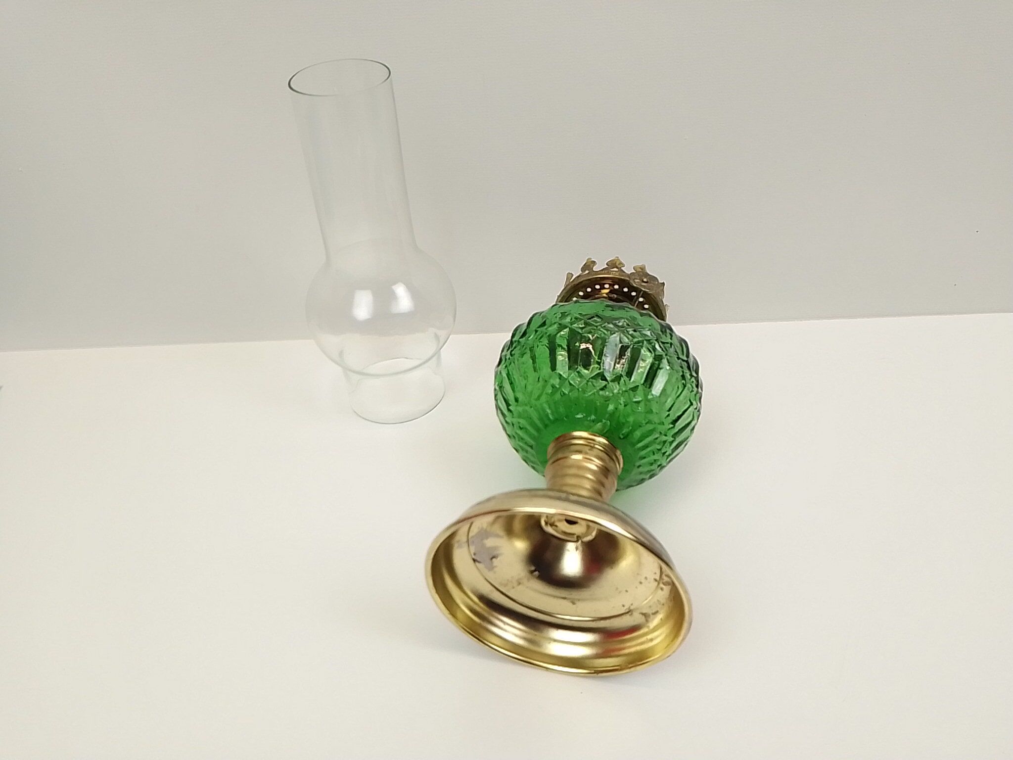 Green and transparent kerosene lamp in glass and metal 33 cm