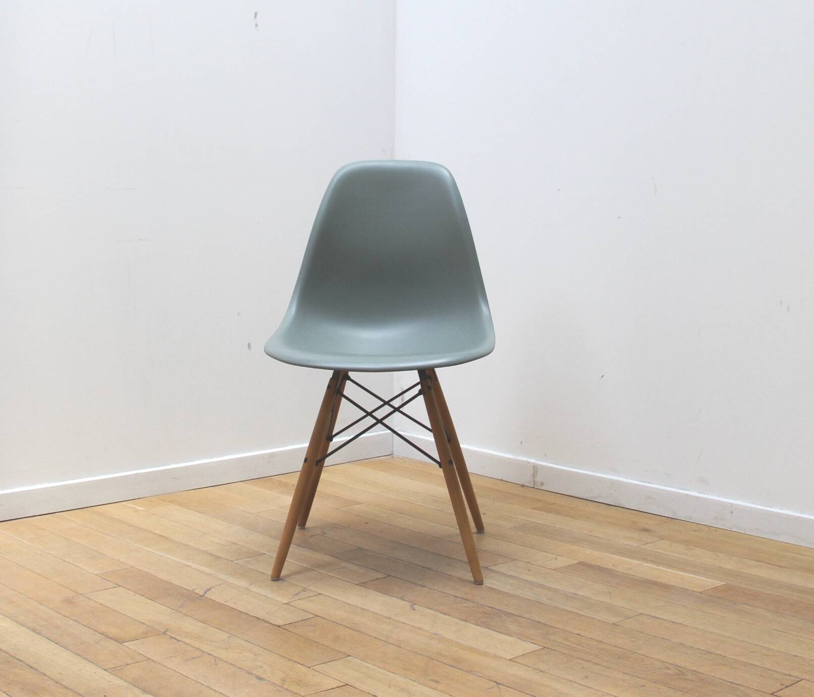 DSW chair, Charles & Ray Eames, Vitra