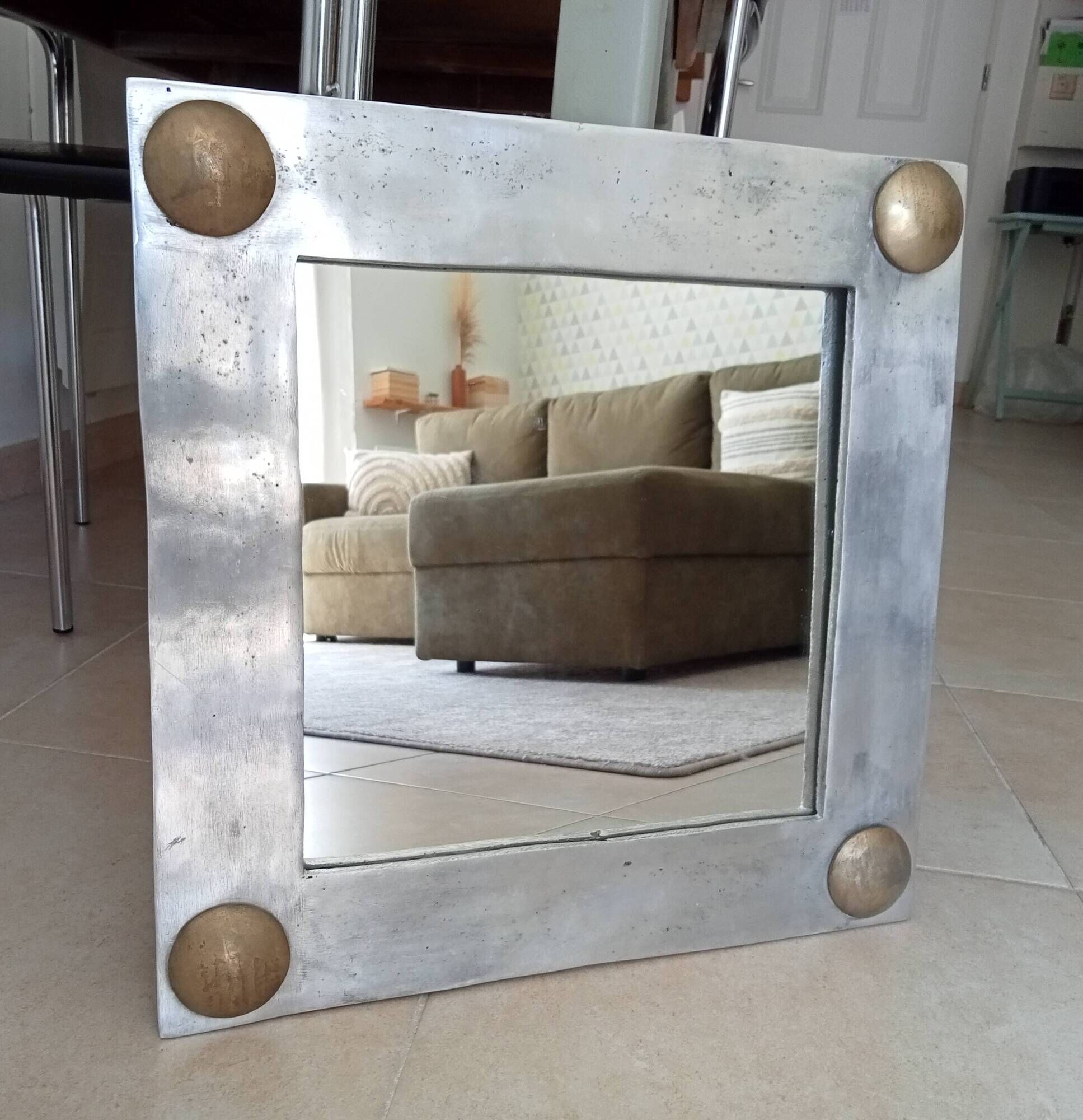 Vintage folk art mirror in cast aluminum and solid brass 60s/70s 50*50 cm
