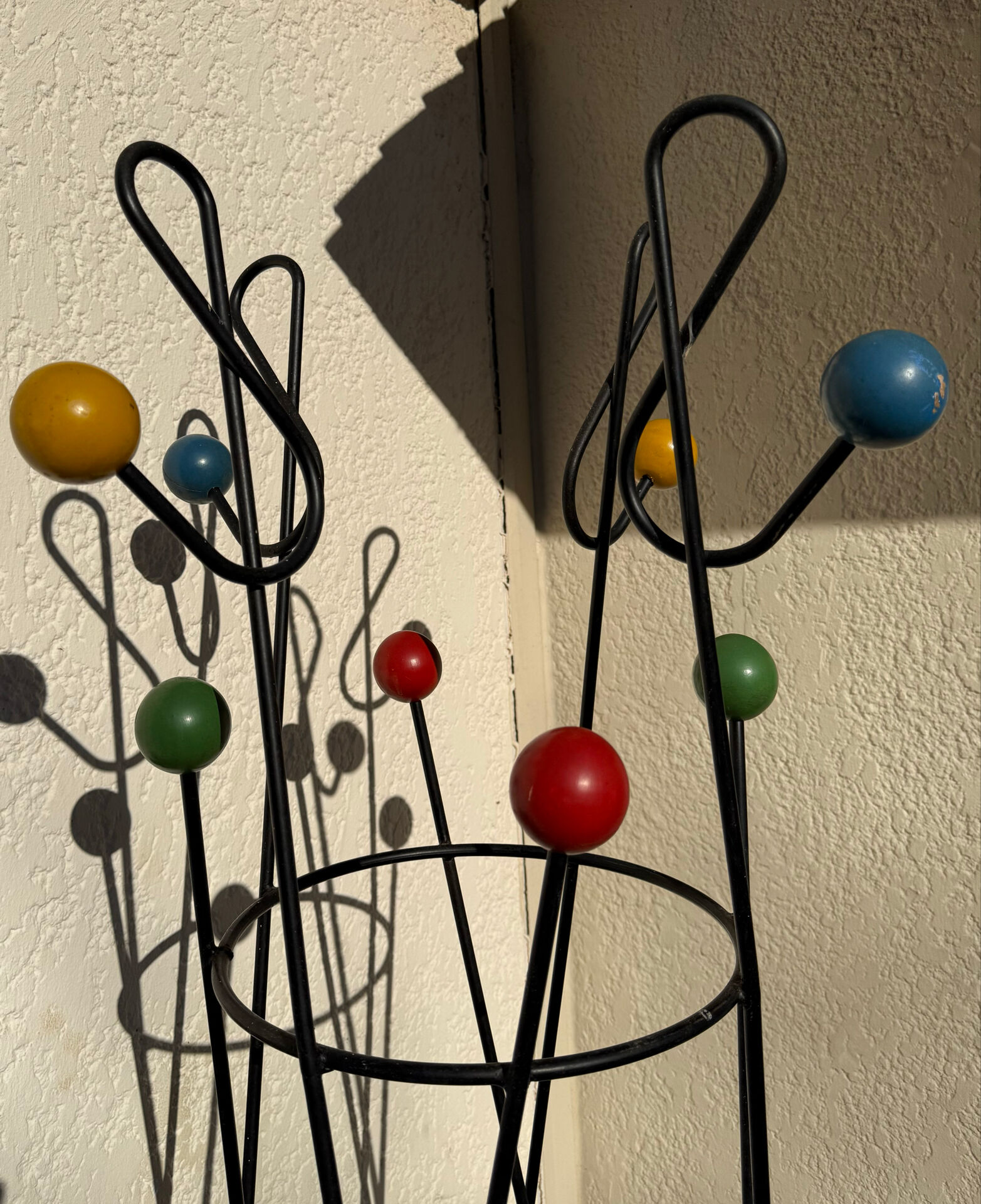 "Treble clef" coat rack Roger Ferraud