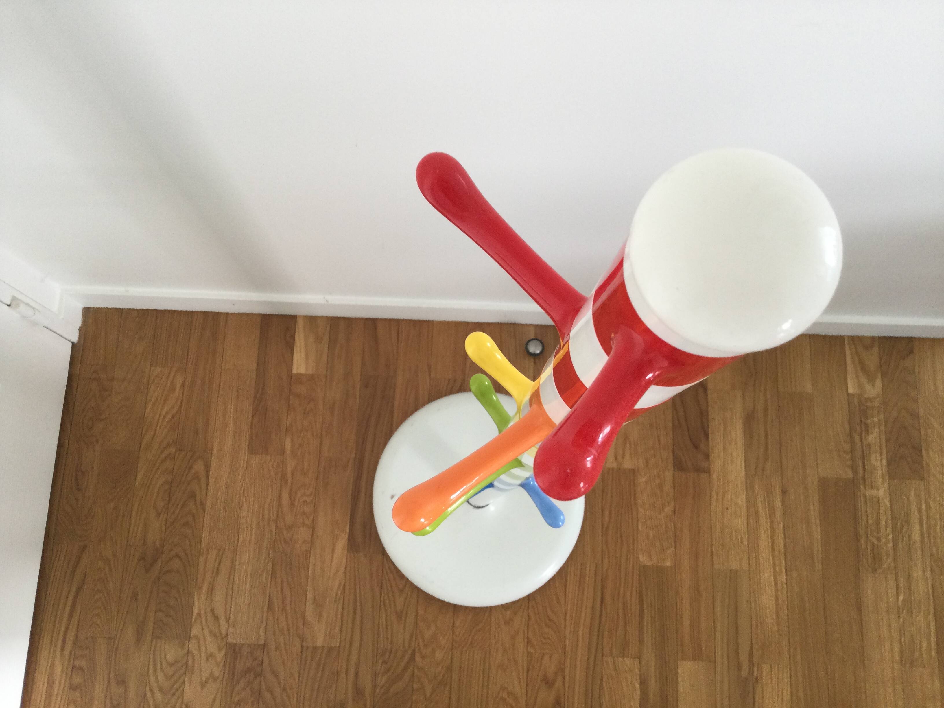 Vintage designer coat rack by Krokig Memphis