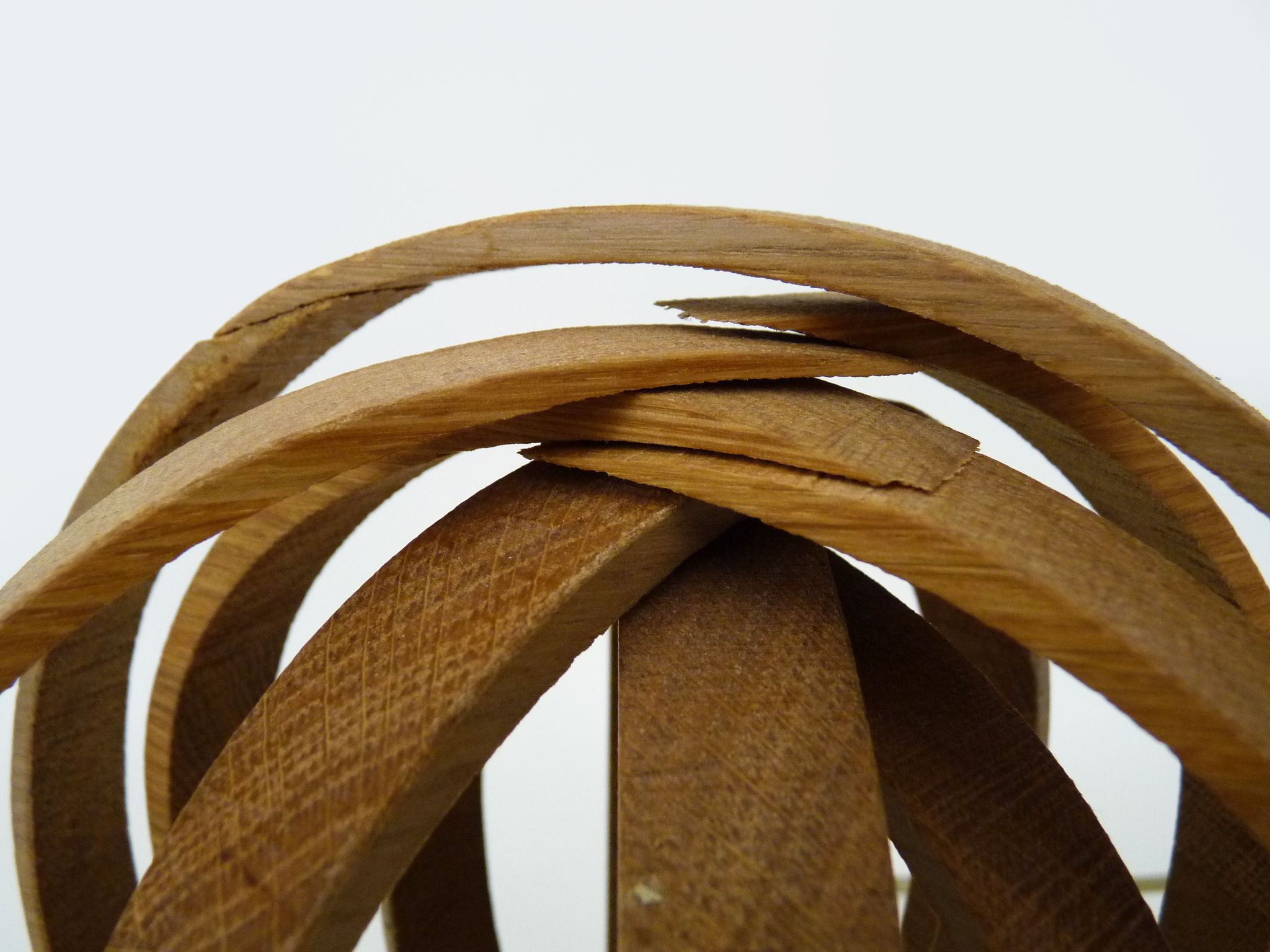 Modular lamp design in wood ENAOL