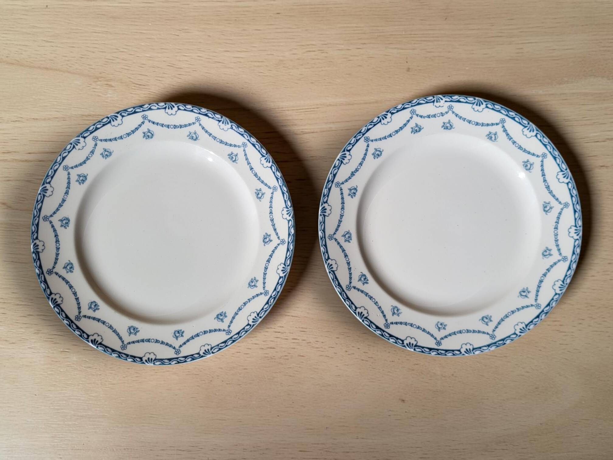 6 plates in English earthenware "Cheltenham" — F. Winkle & Co