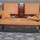 Banquette ancienne, tissu velours