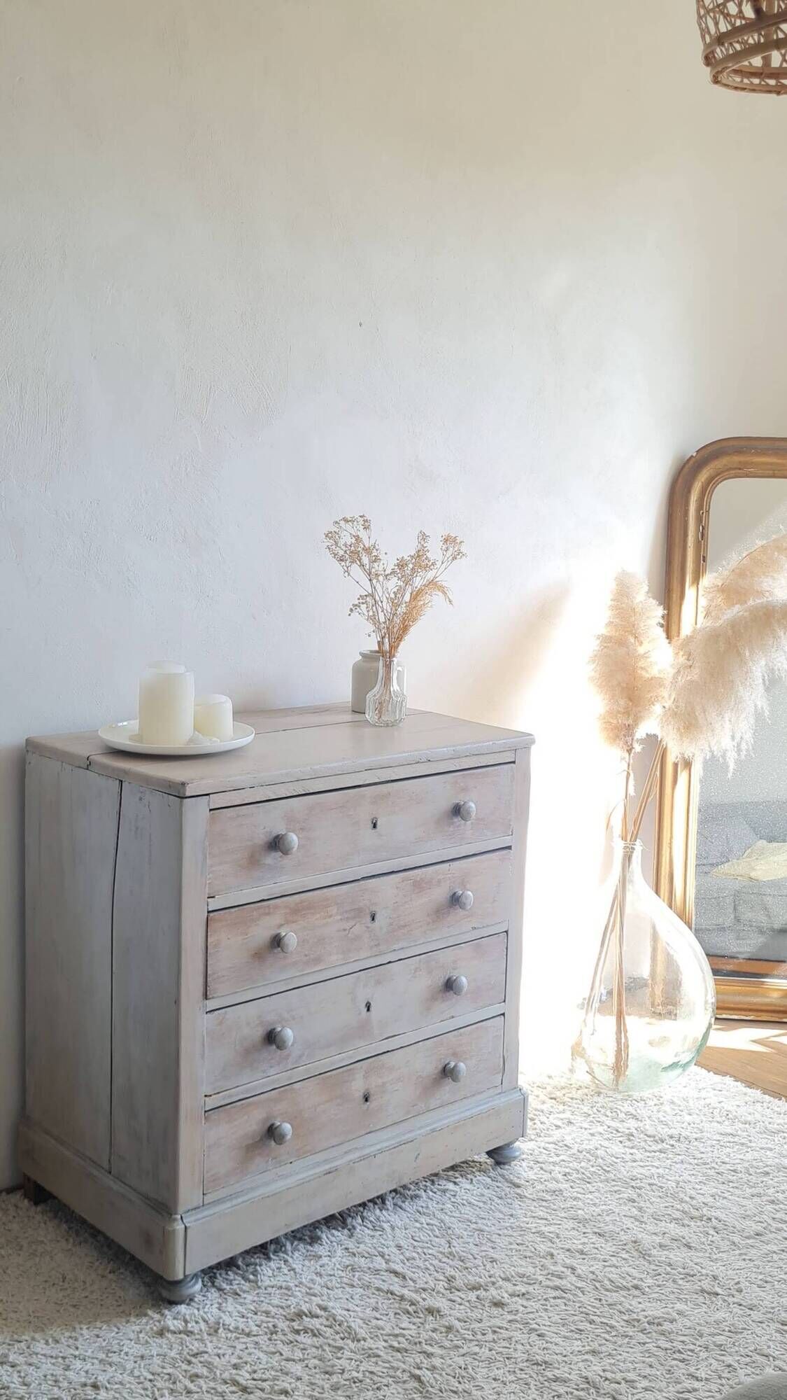 Antique English-style commode