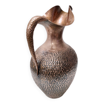 Grand vase pichet vintage en cuivre gaufré par Egidio Casagrande, Italie