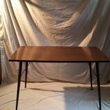 Table formica and its chairs
