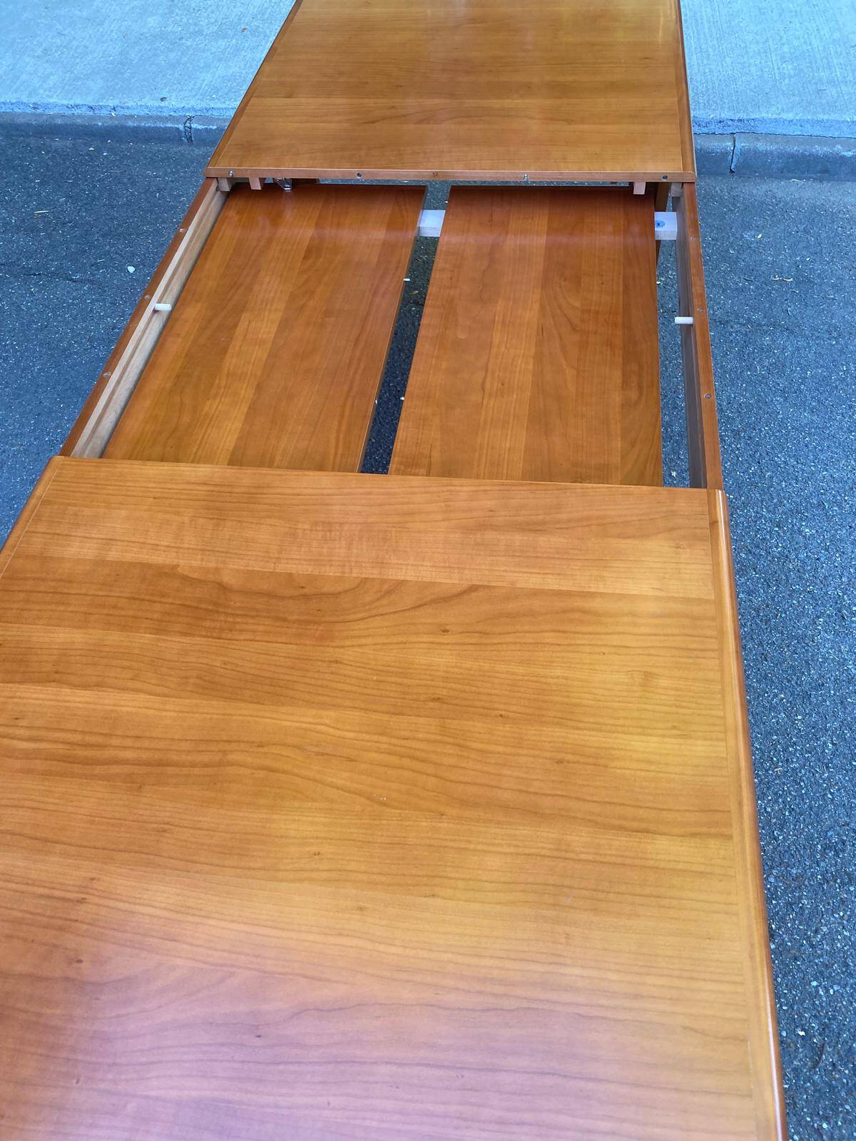 Scandinavian extendable dining table in honey-stained wood for 12 people 1990