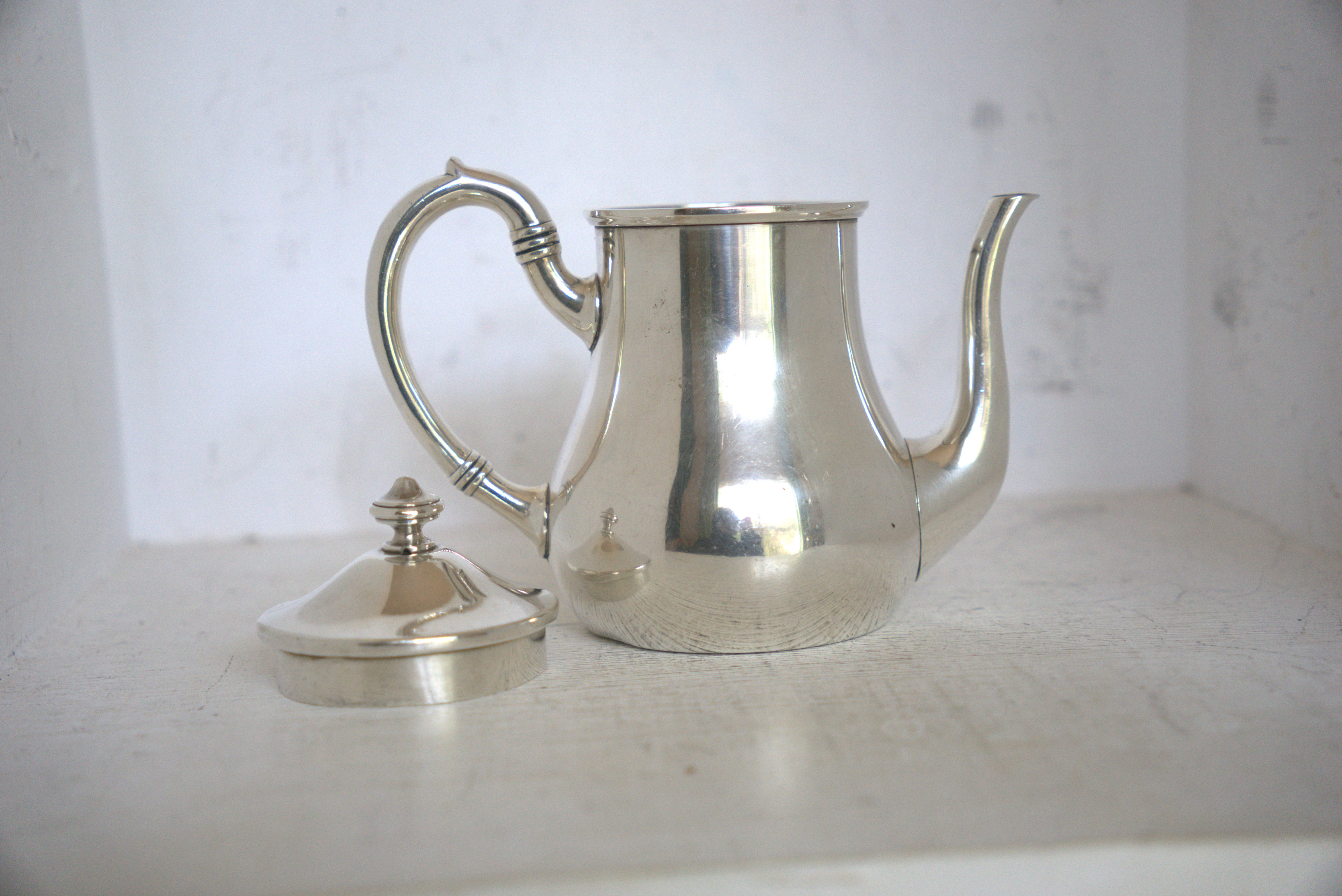 Paire de cafetières plaqué argent