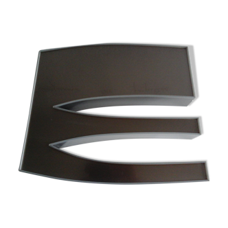 Vintage "E" sign letter