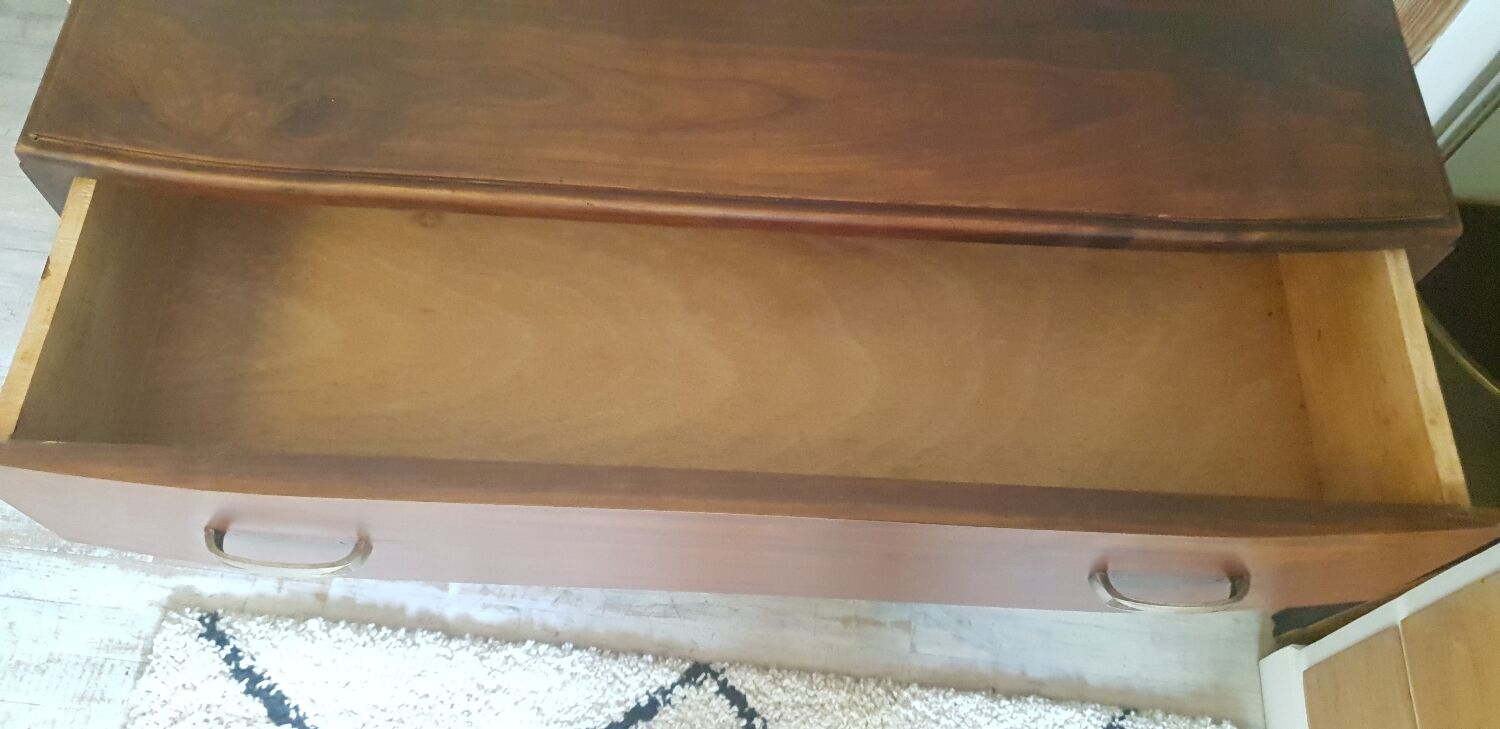 Walnut chest of drawers