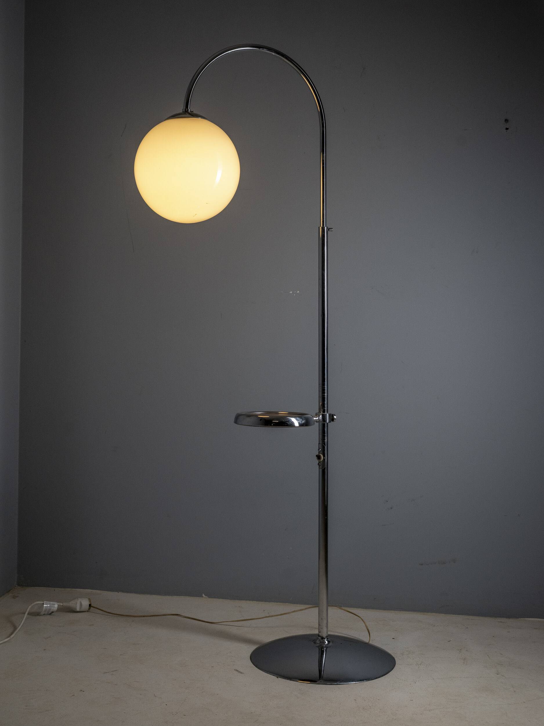 Lampe de sol chrome ajustable fonctionnelle, Tchécoslovaquie, années 1930