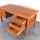 Bureau en teck danois des années 1970.