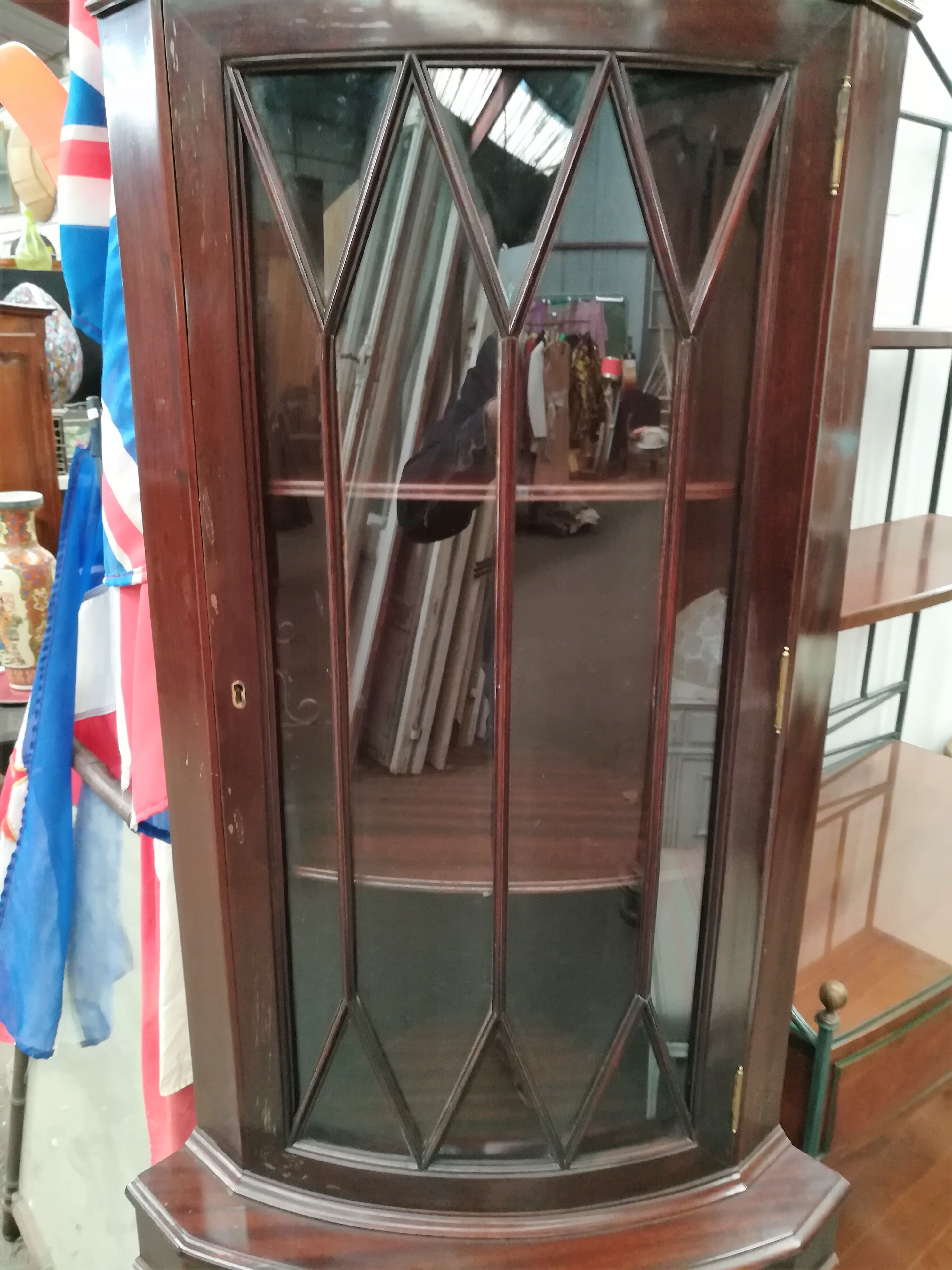 English corner screen in mahogany