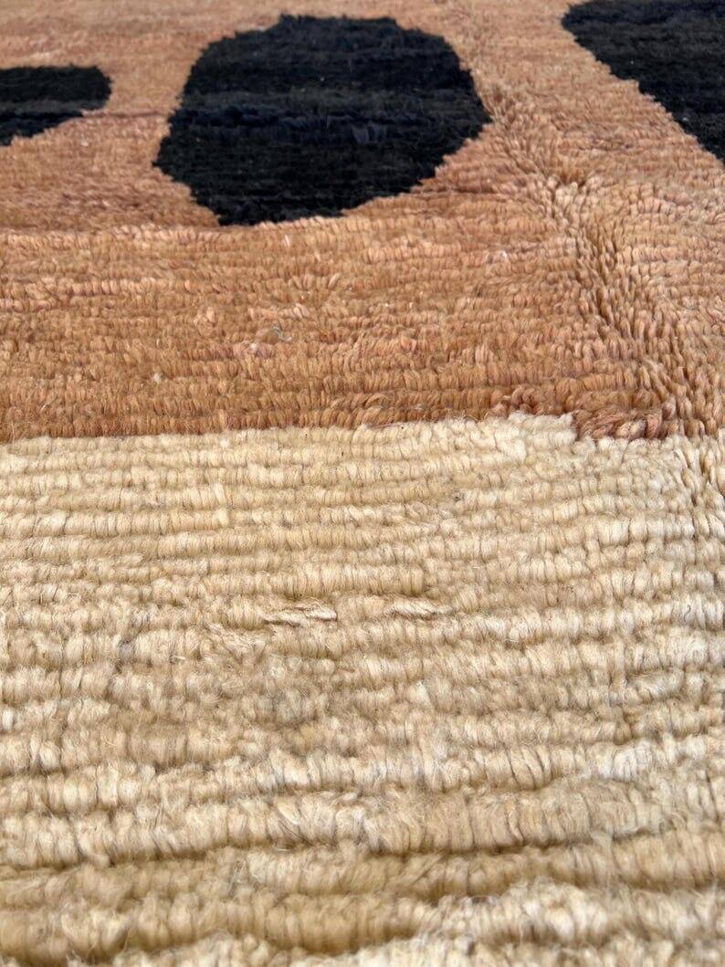 Handmade wool rug, size 100 x 200 cm